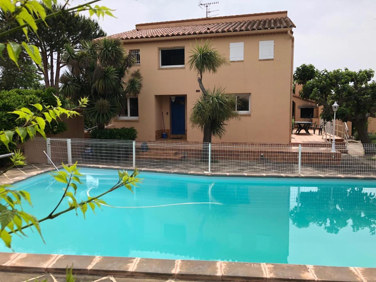 Belle Villa Avec Piscine Sainte-Marie-la-Mer Exteriör bild